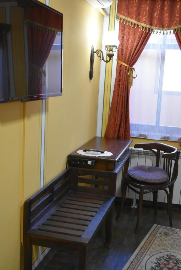 Family Hotel At Renaissance Square Plowdiw Exterior foto