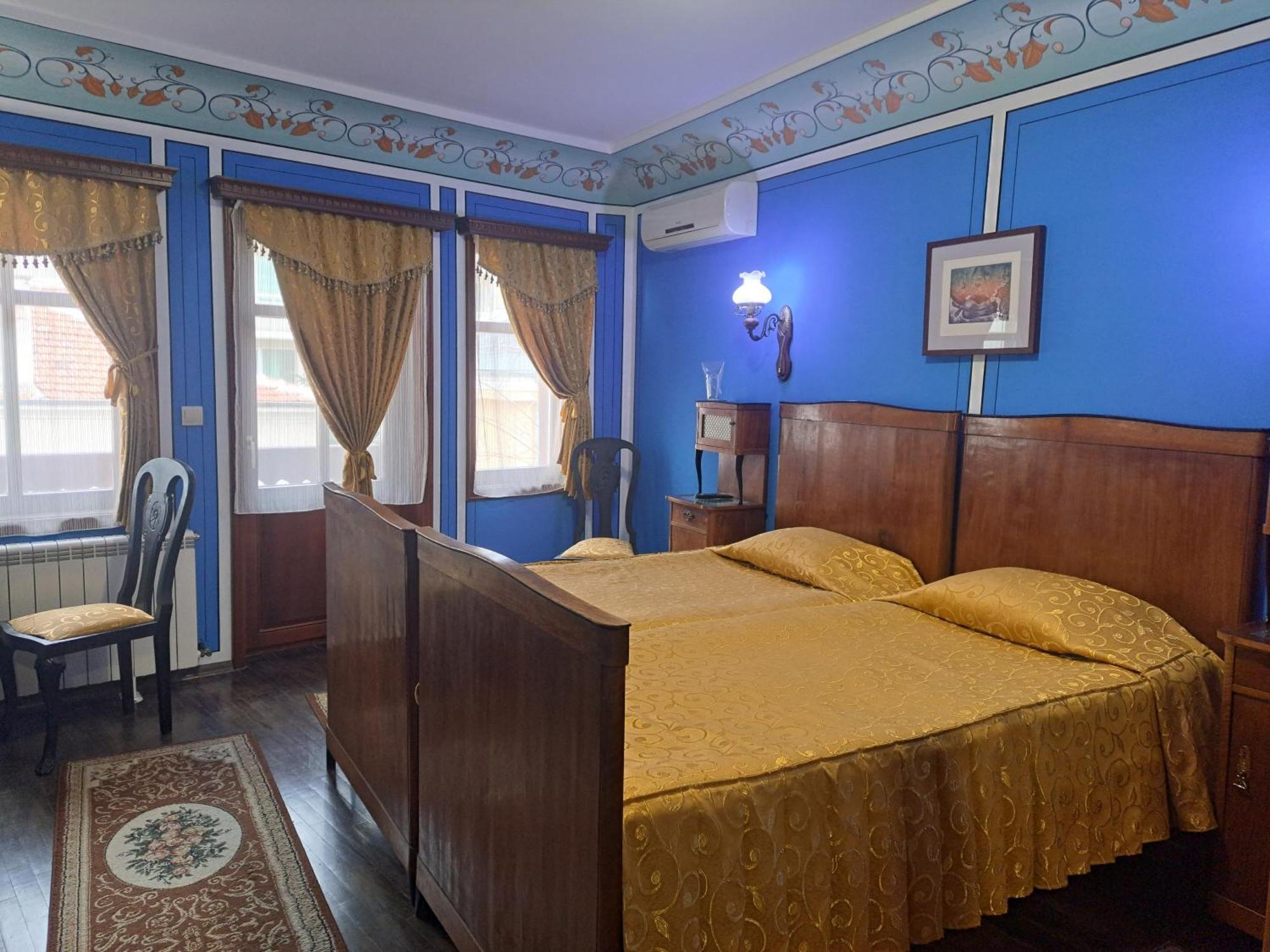 Family Hotel At Renaissance Square Plowdiw Exterior foto